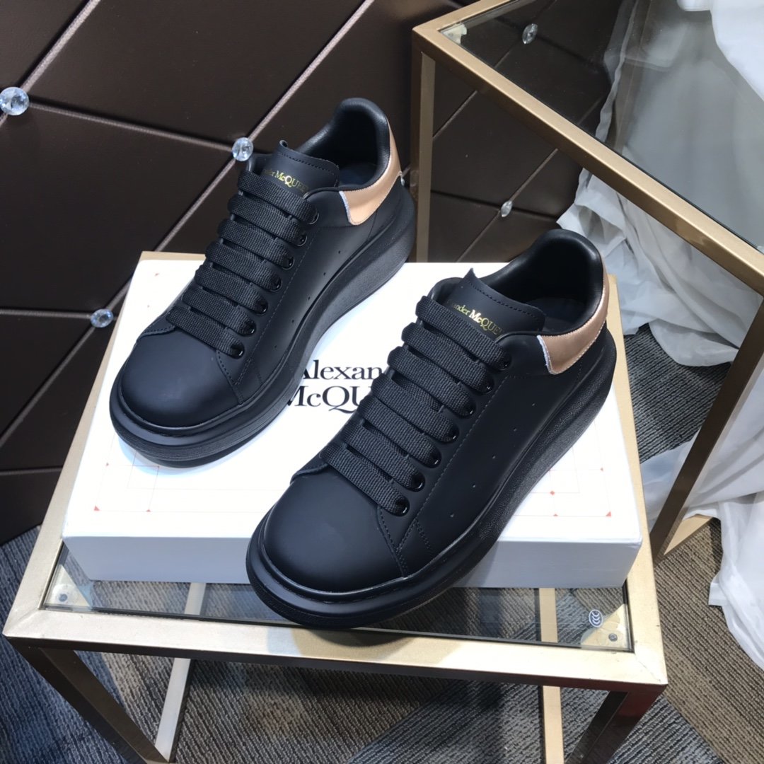 ALEXANDER MCQUEEN NERE CON RETRO ORO
