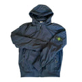 STONE ISLAND LEICHTE JACKE MIT KAPUZE BLAU